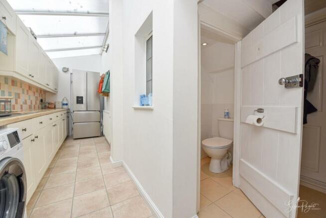 Utility Room & Cloakroom