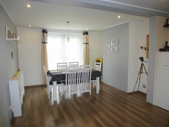 Lounge/Dining Room