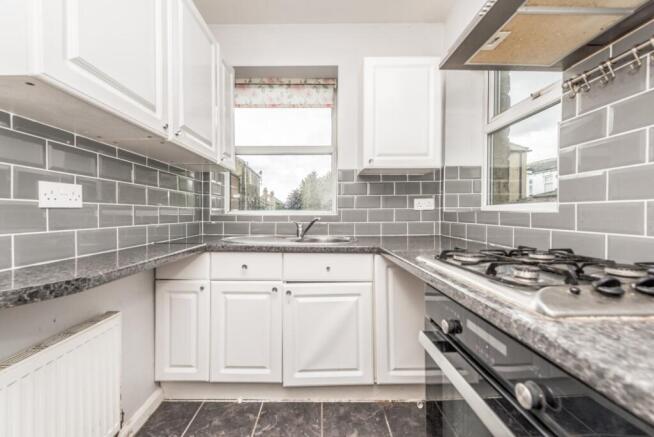 Bradford Road, Birkenshaw, Bradford, West Yorkshire, BD11 photo 4