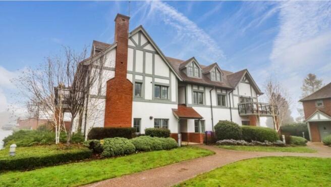 2-bed house on Milton Place, Chalfont Dene, Chalfont St Peter, Buckinghamshire, £635,000