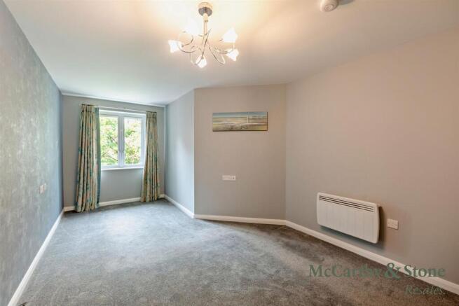 8702408-interior04-800.jpg