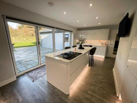 tlc_7193978d-41b2-4343-966a-5d05f471d811_0e7b32e.j