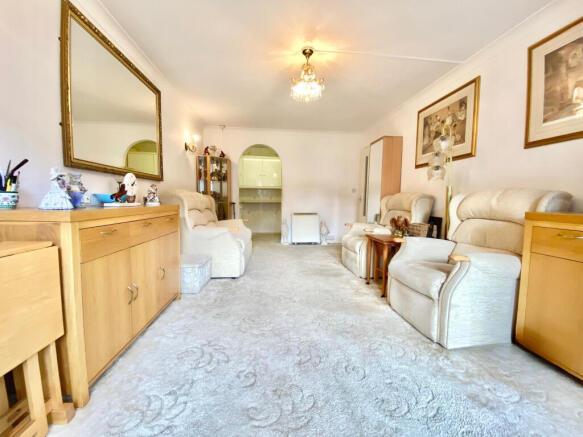 Lounge/Dining Rm