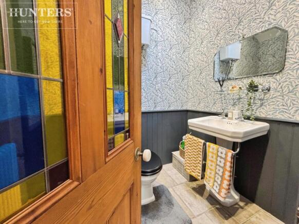 5 bed Detached for sale Image 10