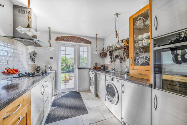 14-681e2355882f2-...