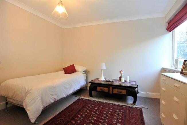 Acacia Bed4.JPG