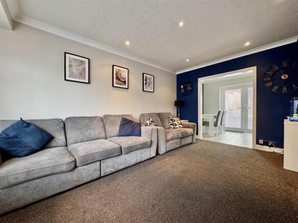 3 bed Semi-Detached for sale Image 8