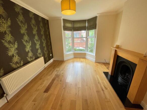 2 bed Terraced to rent Image 5