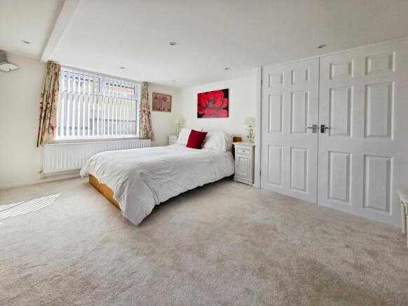 3 bed Detached for sale Image 8