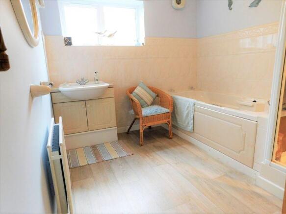 Family Bath/Sh...