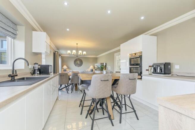 LIVING KITCHEN