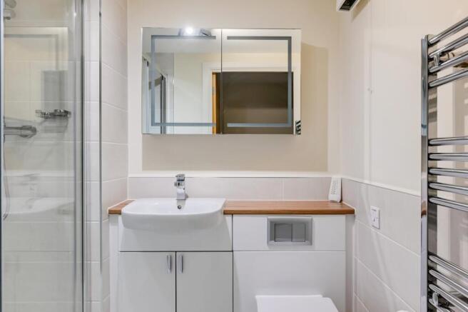 2 bed Flat for sale Image 12