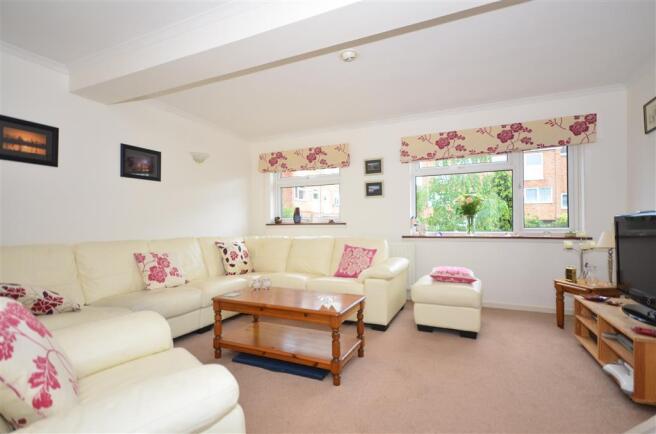 Lounge Dining Area