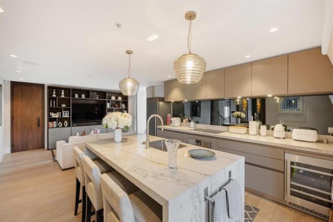 Flat 4, 1 Hans Place Lo-17.jpg