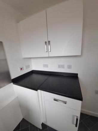 Studio to rent Image 10