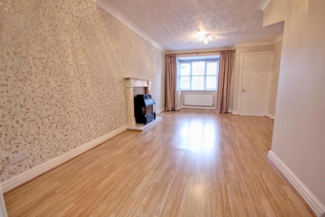 2 bed House to rent Image 4