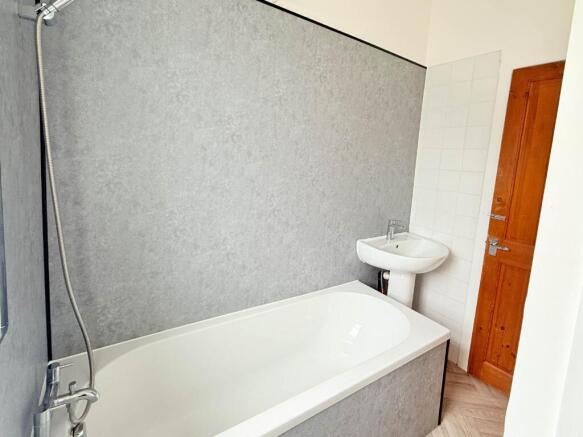 2 bed Terraced for sale Image 10