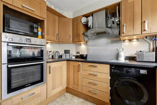 Kitchen_2.jpeg