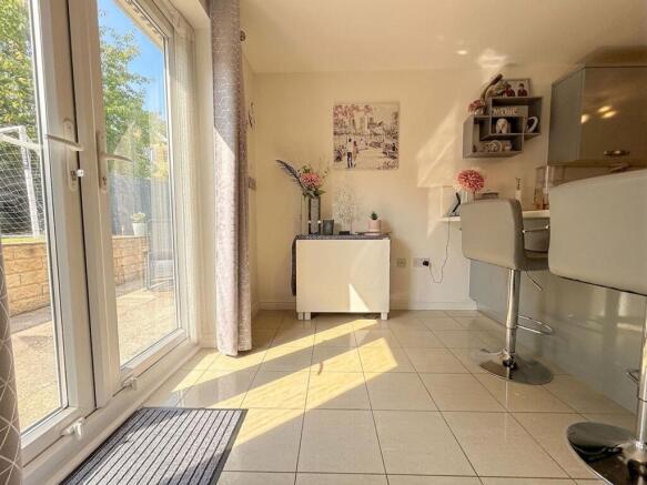 5 bed Detached for sale Image 5