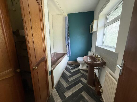 3 bed Semi-Detached for sale Image 9