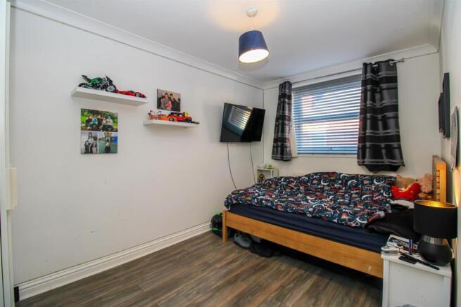 3 bed Town House for sale Image 5