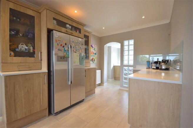 KITCHEN/BREAKFAST ROOM