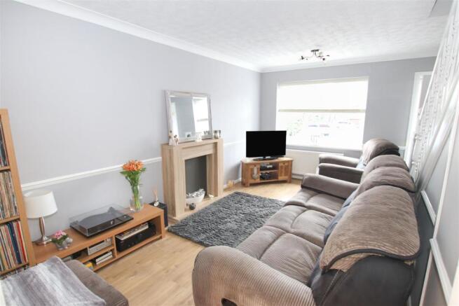 SPACIOUS LOUNGE