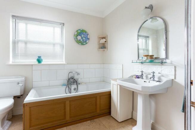 72555_3-Chartwell-Place-Shrewton-Salisbury (29).jp