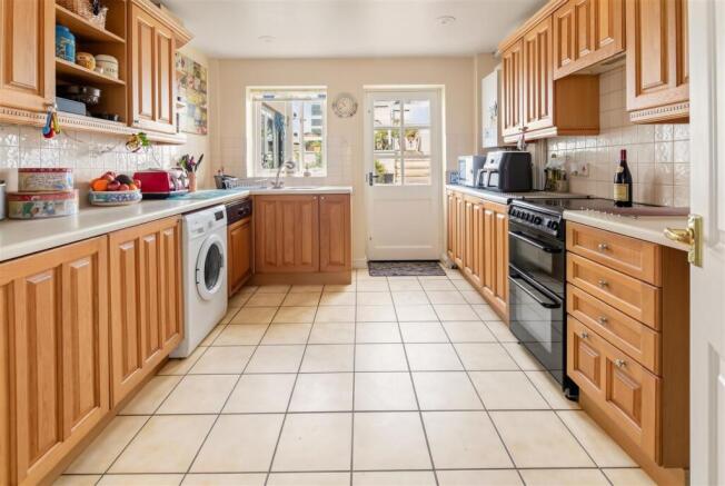 Kitchen .jpg