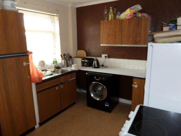 KITCHEN/DINING ROOM