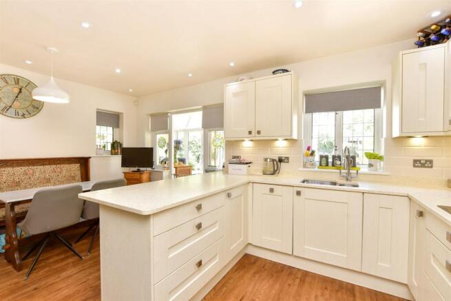 Kitchen/Breakfast Room