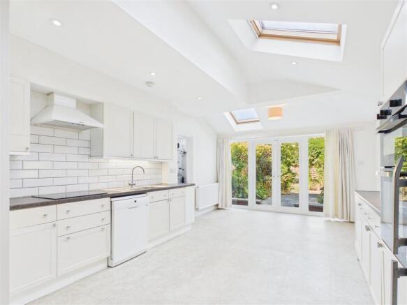 Kitchen1.jpg