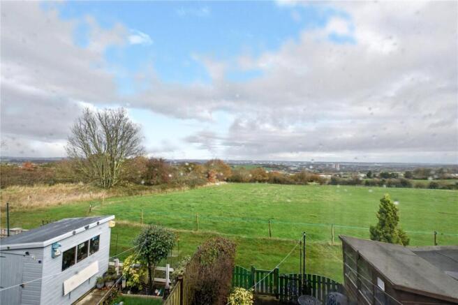 3 bed Town House for sale Image 8