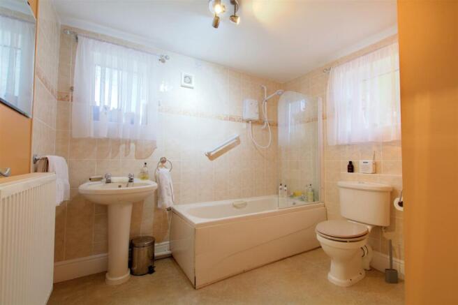 bathroom 2.jpeg