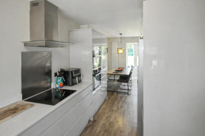3 bed Detached for sale Image 6