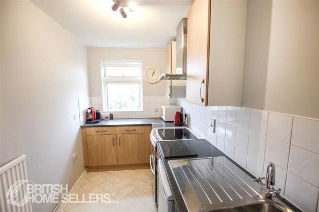 Fox Road, Langley, Berkshire, SL3 photo 4