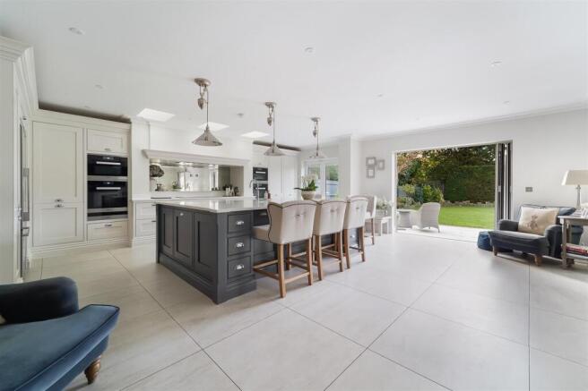 CEDAR WALK, 13B, RUFFETT WOOD HOUSE (1).jpg