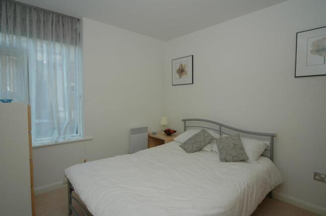 2 bed Apartment to rent Image 5
