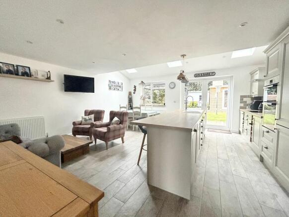 KITCHEN/DINING/FAMILY ROOM