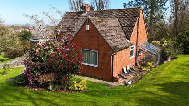 4 bed Detached Bungalow for sale Image 7