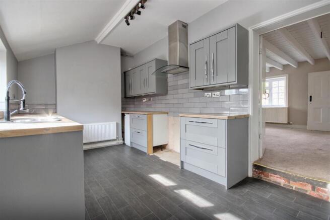 2 bed Detached for sale Image 5