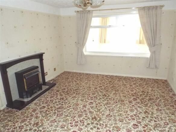 LOUNGE: