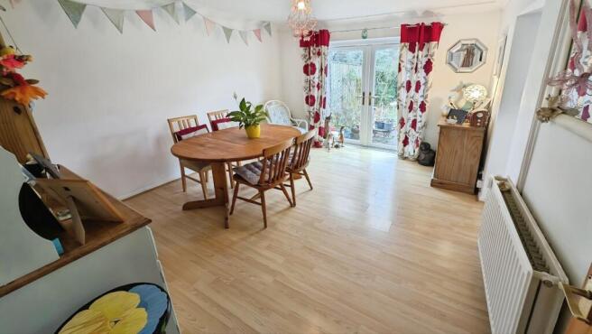 Ash Close, Yate, Gloucestershire photo 4