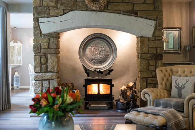 5 bed Detached for sale Image 5