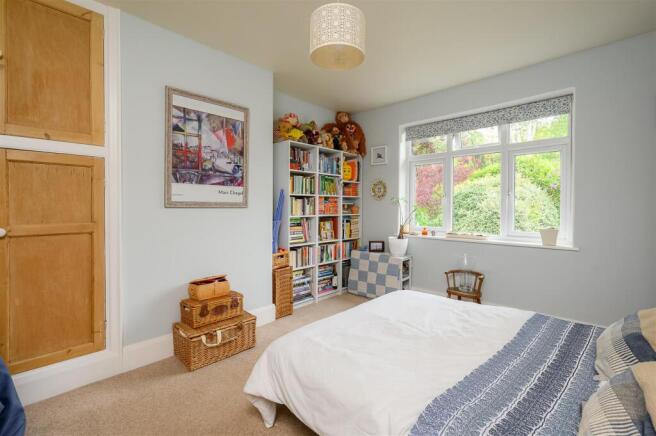 4 bed Semi-Detached for sale Image 10