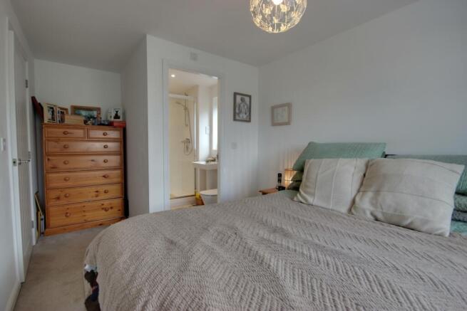 3 bed Semi-Detached for sale Image 11