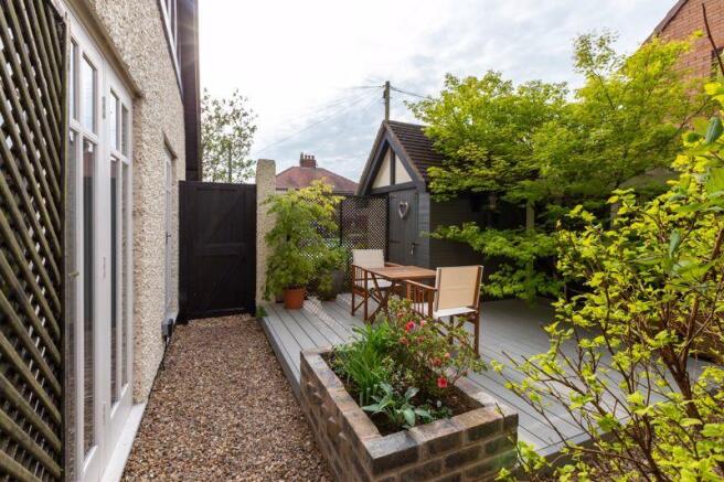 Courtyard garden
