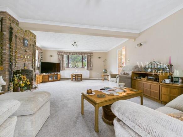 CAM04332G0-PR0556...