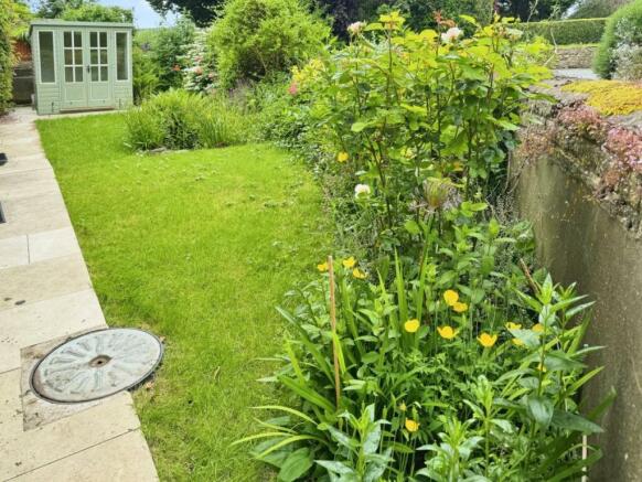 2a475fd3-Garden 20Front.jpg