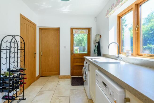 8348097-interior11-800.jpg